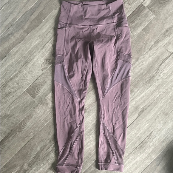 Lululemon Forget The Sweat Crop *21"
Smoked Mulberry Leggings Pants - Picture 3 of 11